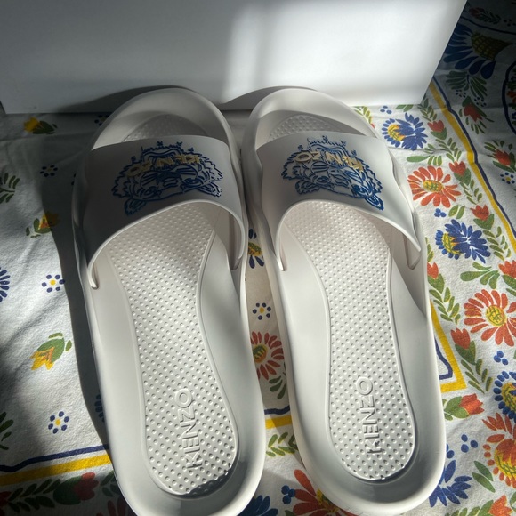 NEW Kenzo pool slides 8.5” - Picture 3 of 7